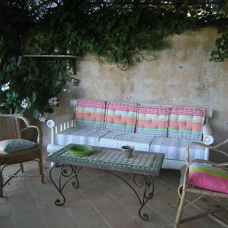 ベッド・アンド・ブレックファスト La Maison Sur La Colline Mauroux