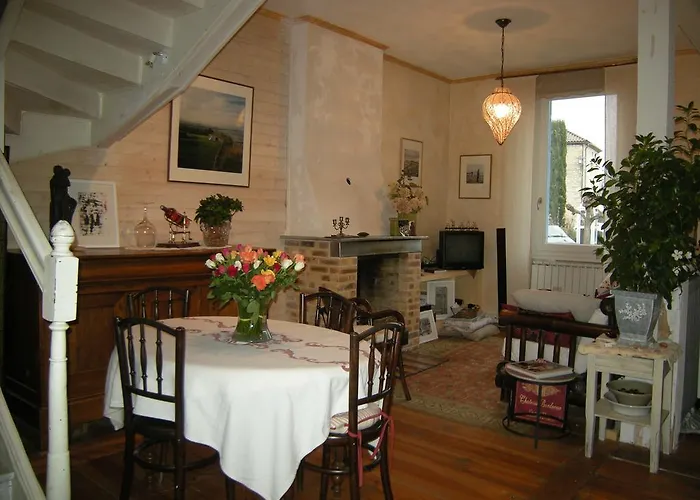 La Maison Sur La Colline 3* 莫鲁