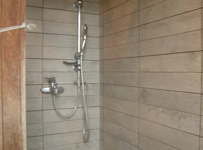 La Maison Sur La Colline 住宿加早餐酒店 3*